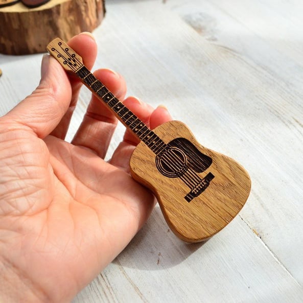 🎁木製アコースティックギターピックボックス🎸